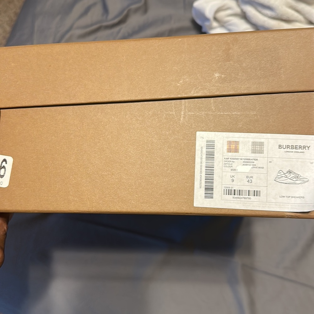 Burberry sneakers - Picture 6 of 6